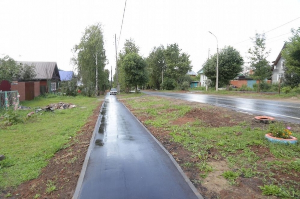 На зарплаты уволенных чиновников в Ижевске отремонтировали тротуары