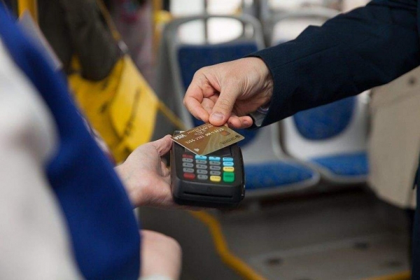 Стоимость проезда в общественном транспорте Ижевска при оплате картой останется прежней