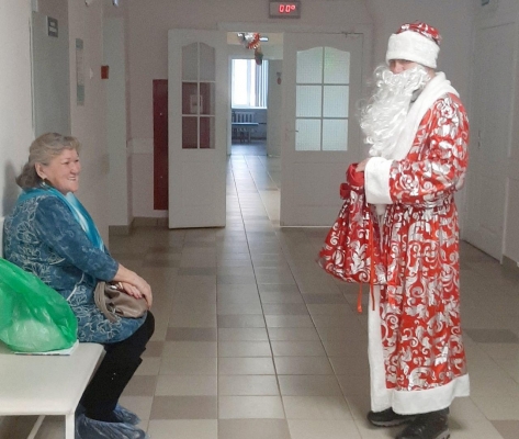 В Удмуртии Дед Мороз пришел на прием в поликлинику