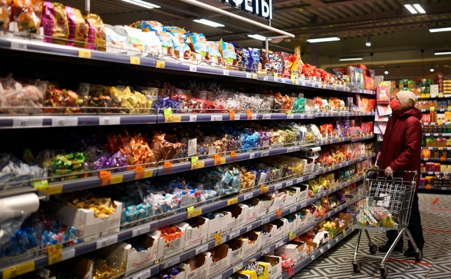 Кондитеры предупредили россиян о повышении цен на конфеты и вафли