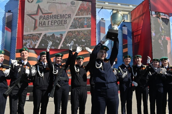 В Ижевске на Центральной площади состоялся финал республиканского смотра-конкурса по строевой подготовке