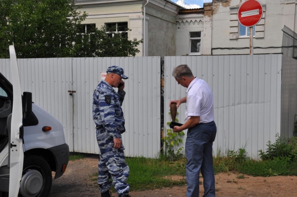 Минометный снаряд обнаружили рядом со школой в Воткинске