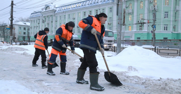 Более 500 тысяч кубометров снега вывезли с ижевских улиц с начала зимнего сезона