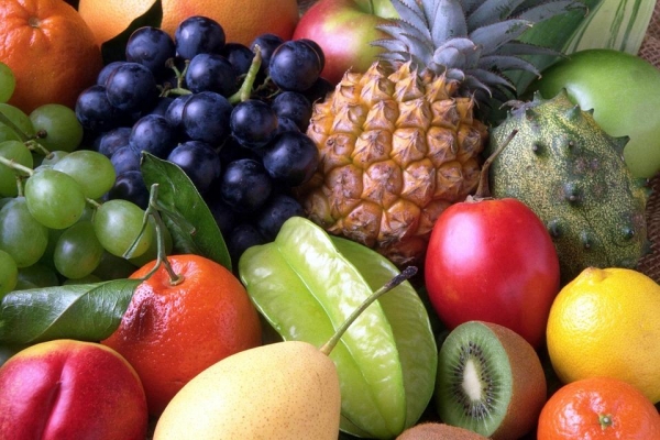 В России введут ограничения на провоз в багаже из-за рубежа овощей, фруктов и цветов 