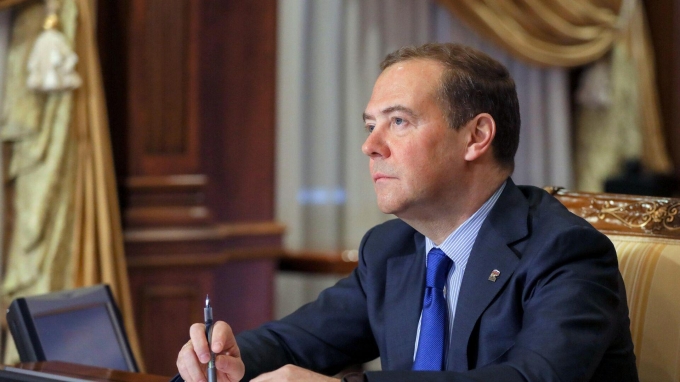 Дмитрий Медведев: Санкции против России возвращаются на Запад бумерангом