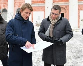 Ярослав Семёнов провел выездное совещание на главном корпусе оружейного завода 