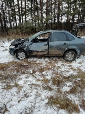 Пассажир «Лады Гранты» погиб после опрокидывания автомобиля в кювет на трассе в Удмуртии