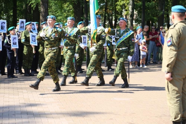 В Ижевске отмечают День Воздушно-десантных войск