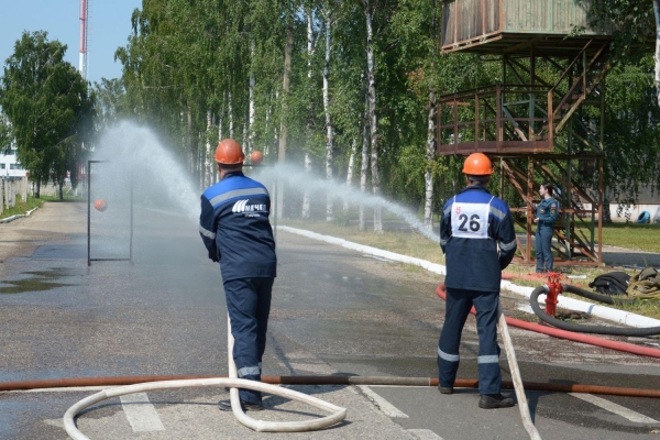 На заводе «Ижсталь» 
 прошли соревнования добровольных пожарных дружин