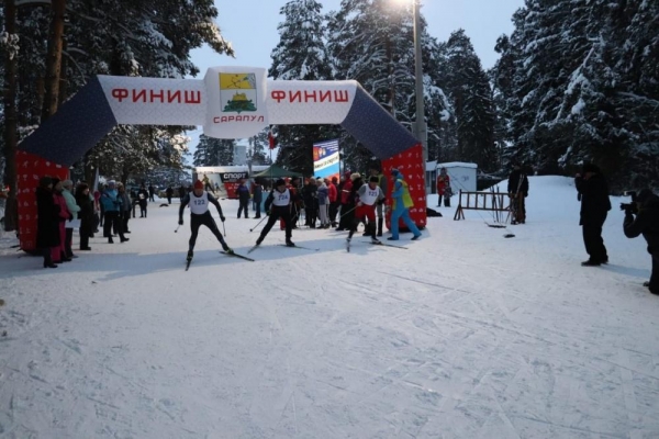 В Сарапуле открыли освещенную лыжную трассу «Светлая лыжня»