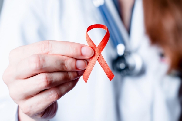 Галопом по ТОПам: 5 известных ВИЧ инфицированных людей