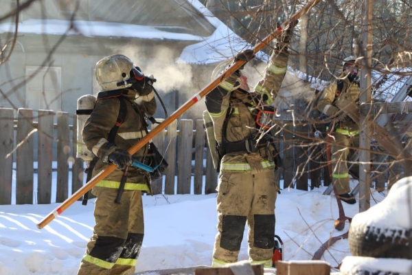 Трехлетняя девочка пострадала при пожаре в жилом доме в Ижевске