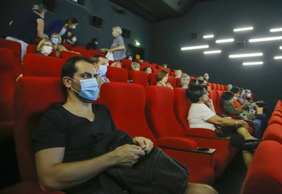 Ограничения по наполняемости кинотеатров и театров полностью отменили в Удмуртии