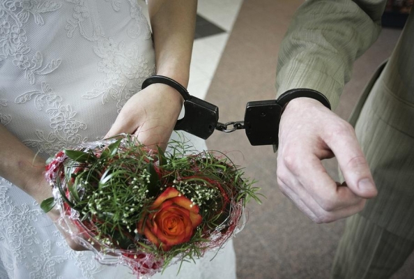 В Глазовский суд направлено дело о фиктивном браке