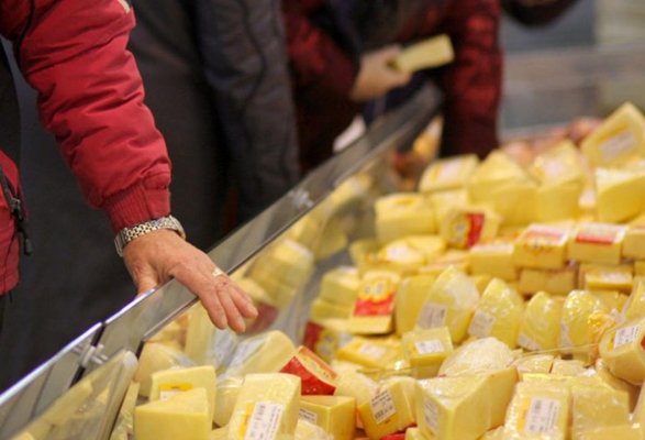 ТД «Перекресток» оштрафовали в Удмуртии за торговлю сыром без срока годности