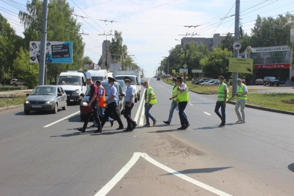 Рабочая комиссия проверила качество ремонта улицы Ворошилова в Ижевске