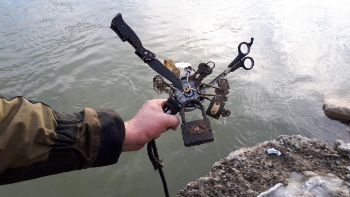 Житель Татарстана достал со дна реки Иж 150 кг металла и револьвер