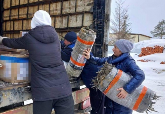Волонтеры Можги отправили два УАЗа, генераторы, печи-буржуйки и пиломатериалы контрактникам из Удмуртии в зону СВО