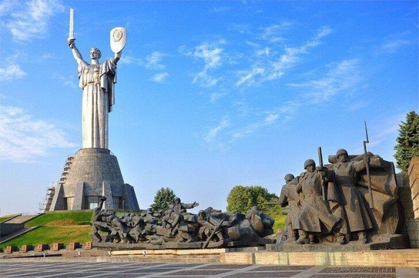 Сегодня - День освобождения Украины от фашистских захватчиков
