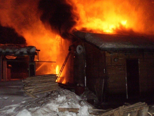 Мужчина сгорел в собственной бане в Игринском районе