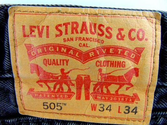 Американская компания Levi Strauss & Co уходит из России