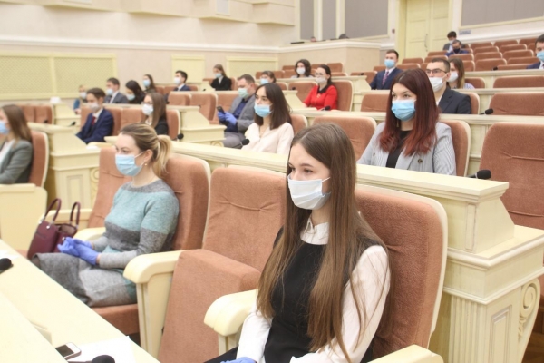 В Удмуртии состоялась первая сессия Молодежного парламента пятого созыва