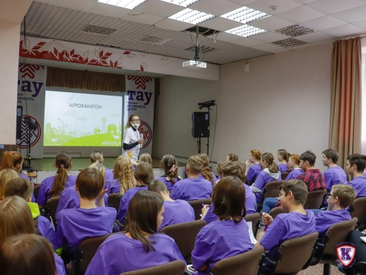 Учащиеся агроклассов отправились на профильную смену в лагерь «Лесная страна»