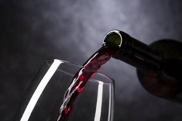 Четверть потребителей вина откажутся от него при удвоении цен