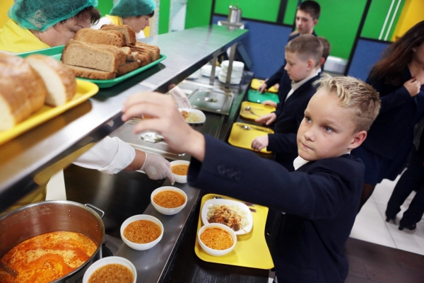 Качество бесплатного горячего питания проверяют в школах Ижевска