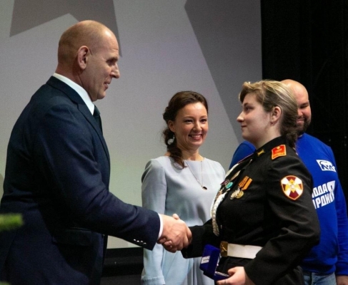 Ученица ижевской Кадетской школы удостоена награды «Юный герой»