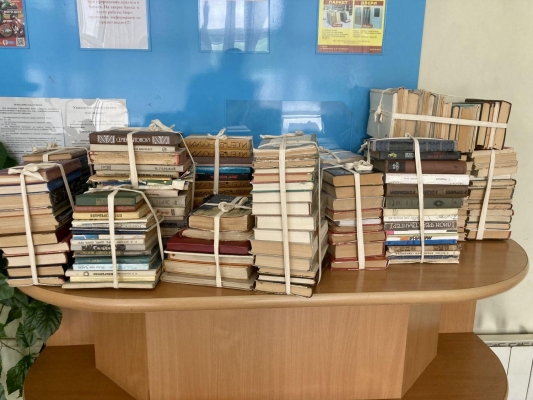 «ИЖСТАЛЬ» передала ижевской библиотеке около 500 книг