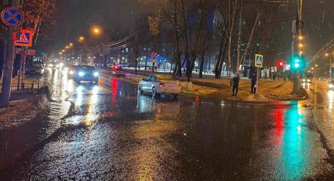 Молодой водитель сбил ребёнка на регулируемом переходе в Ижевске 