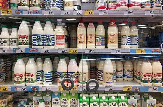 Правительство России опровергло информацию о возможном подорожании молока на 15%