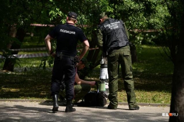 Три человека погибли при нападении мужчины с ножом в Екатеринбурге 