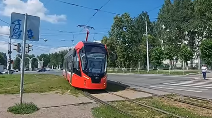 В Ижевске начал курсировать экскурсионный трамвай