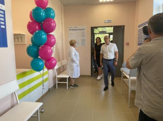 Александр Бречалов побывал в новом филиале детской поликлиники на улице Берша