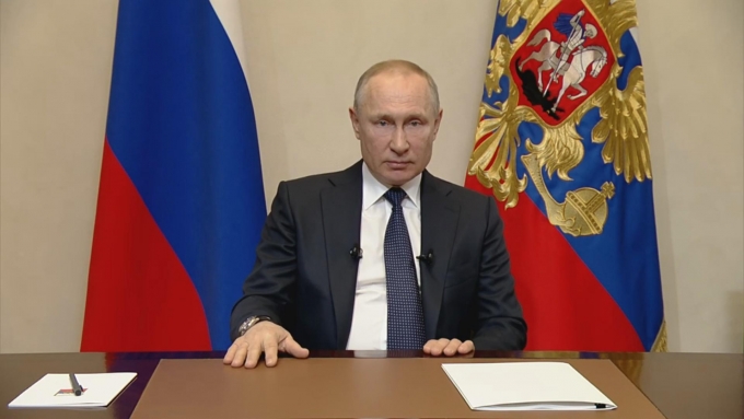 Владимир Путин объявил дни с 1 по 10 мая нерабочими