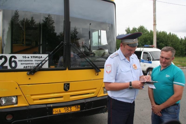 ГИБДД выявило в Ижевске 10 нарушений при перевозке пассажиров на автотранспорте
