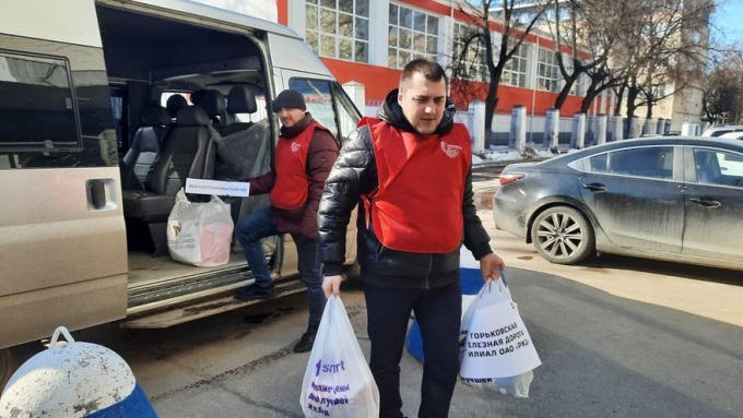 Более 3,5 тонны гуманитарной помощи передали работники ГЖД для помощи жителям Донбасса