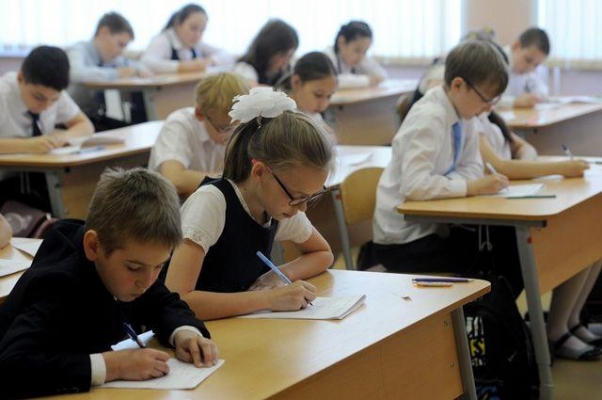 Учащиеся школ Ижевска вернулись к нормальному режиму учебы