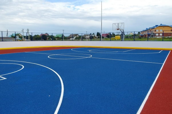 В Удмуртии открыли новую универсальную спортивную площадку