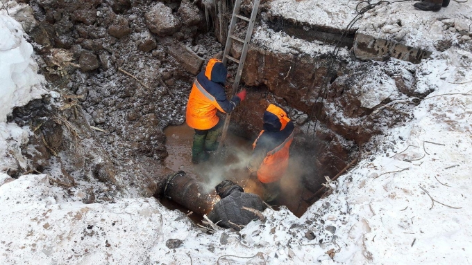 Из-за порыва водопровода пять домов в Ижевске остались без холодной воды 