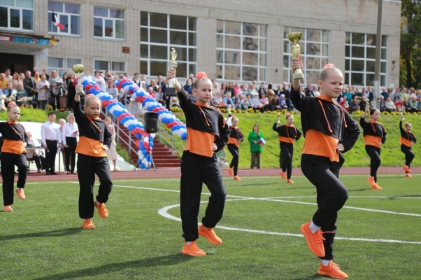 В День знаний в Ижевске открыли новый школьный стадион