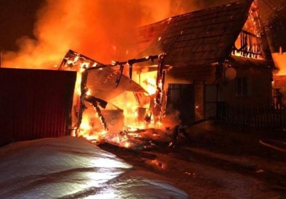 Ущерб 2,5 млн рублей нанес большой пожар в Селтах в Удмуртии