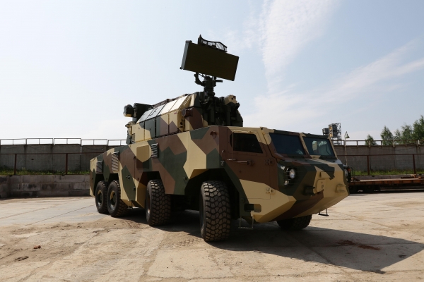 На форуме «Армия-2019» ИЭМЗ «Купол» представил ЗРК «Тор» на четырехосном колесном шасси 