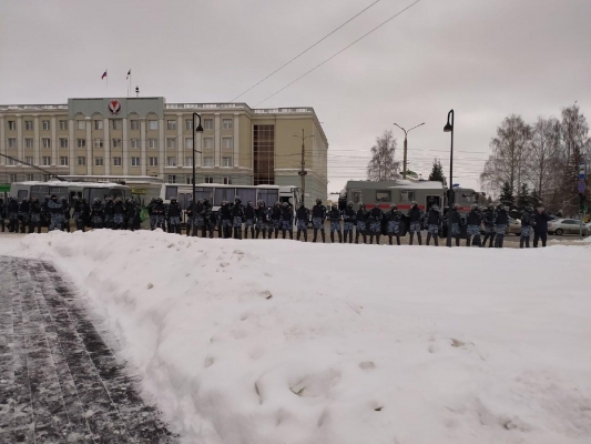 Нескольких участников несанкционированной акции задержали в Ижевске