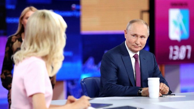 Владимир Путин прокомментировал возможность введения локдауна в России