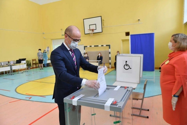 Глава Удмуртии проголосовал по поправкам в Конституцию России