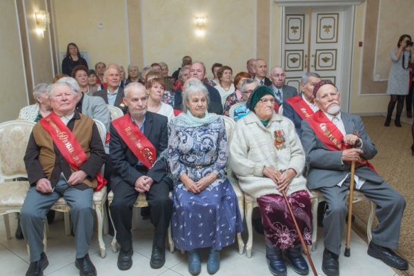В Ижевске поздравили семейные пары, прожившие в браке 50 и более лет