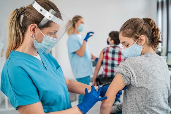 В Удмуртию поступила первая партия вакцины для подростков